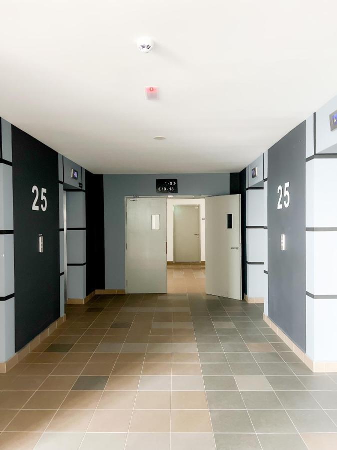 Aurora Vista Homestay Bangi At Vista Bangi With Wifi Netflix Gym Sauna Coway Swimming Pool-River View Kajang Exterior photo