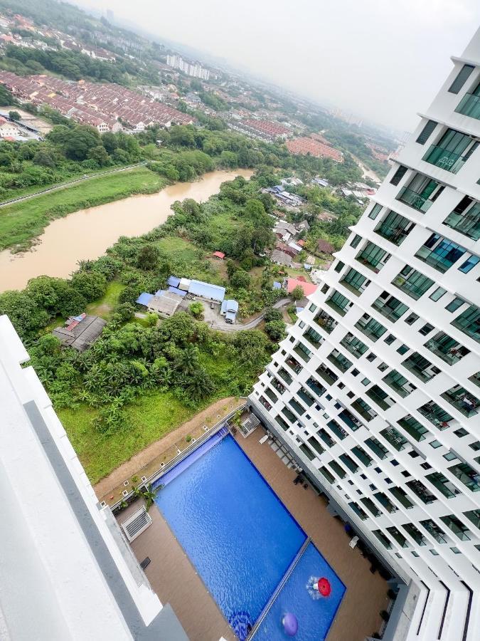 Aurora Vista Homestay Bangi At Vista Bangi With Wifi Netflix Gym Sauna Coway Swimming Pool-River View Kajang Exterior photo